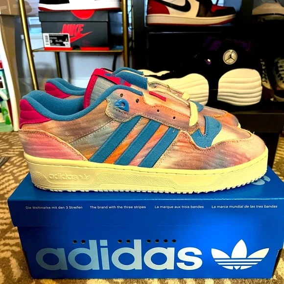 adidas gazelle silver green womens IG6494a_300x300.jpg?v=1720682640 main image 0